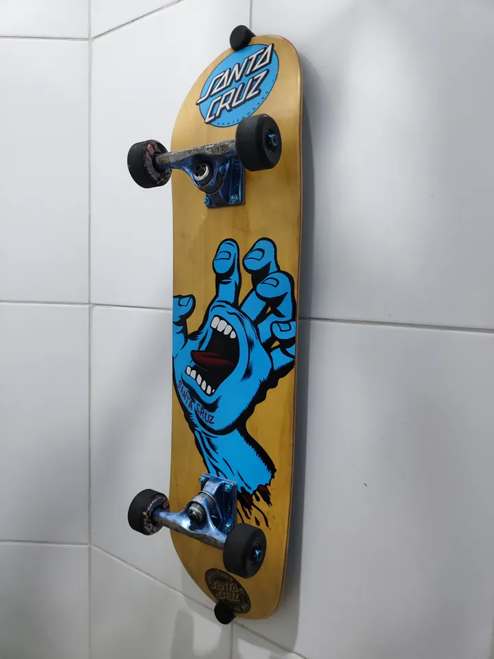 Minimalist Skateboard Wall Mount – Vertical Display & Space-Saving Storage